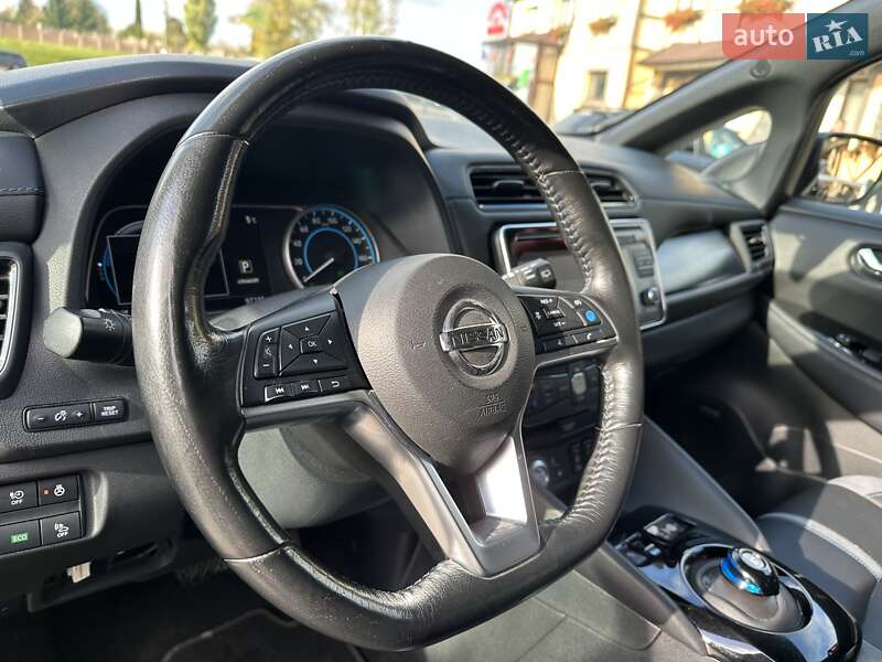 Хэтчбек Nissan Leaf 2018 в Хмельницком