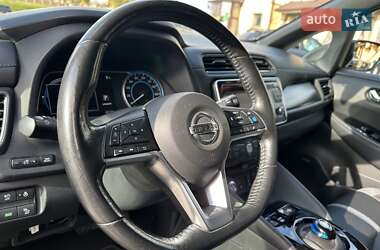 Хэтчбек Nissan Leaf 2018 в 