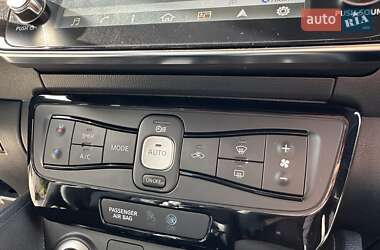 Хэтчбек Nissan Leaf 2018 в 