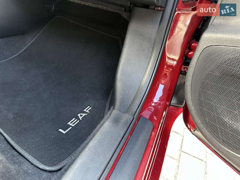 Хэтчбек Nissan Leaf 2018 в Хмельницком