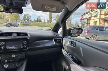 Хэтчбек Nissan Leaf 2018 в 
