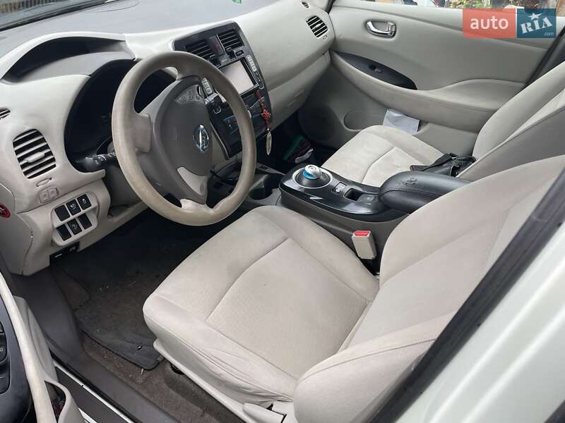 Хетчбек Nissan Leaf 2012 в Перещепині