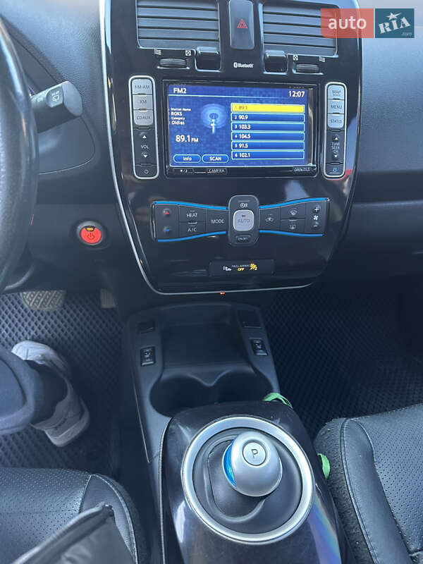 Хэтчбек Nissan Leaf 2013 в Самборе