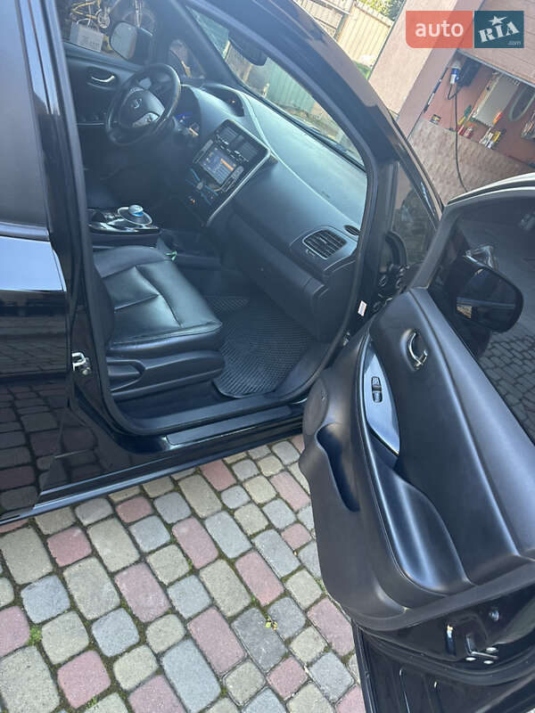 Хэтчбек Nissan Leaf 2013 в Самборе