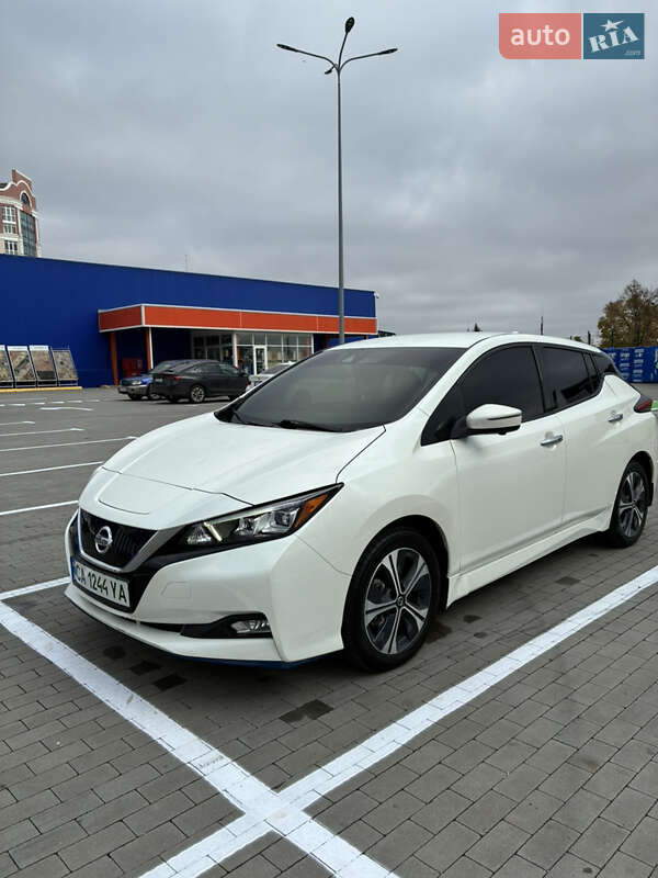 Хэтчбек Nissan Leaf 2021 в Киеве фото 3 Хэтчбек Nissan Leaf 2021 в Киеве