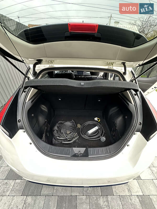 Хэтчбек Nissan Leaf 2019 в Хусте