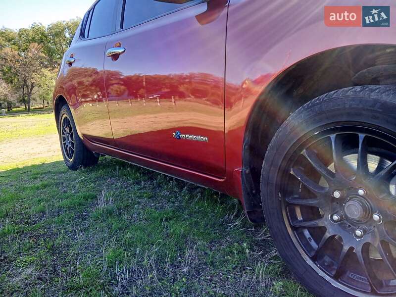 Хэтчбек Nissan Leaf 2013 в Белгороде-Днестровском фото 11 Хэтчбек Nissan Leaf 2013 в Белгороде-Днестровском