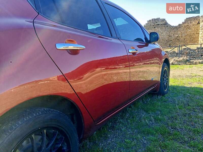 Хэтчбек Nissan Leaf 2013 в Белгороде-Днестровском фото 15 Хэтчбек Nissan Leaf 2013 в Белгороде-Днестровском