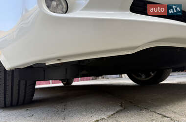 Хэтчбек Nissan Leaf 2013 в 
