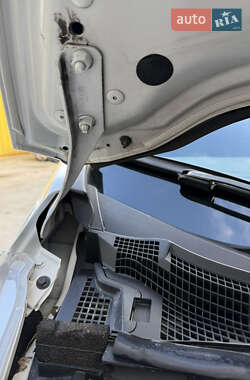 Хэтчбек Nissan Leaf 2013 в 