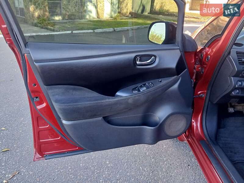 Хэтчбек Nissan Leaf 2013 в Белгороде-Днестровском фото 25 Хэтчбек Nissan Leaf 2013 в Белгороде-Днестровском