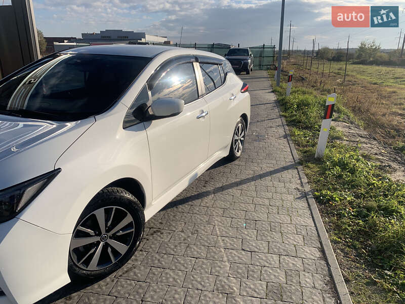 Хетчбек Nissan Leaf 2018 в Львові