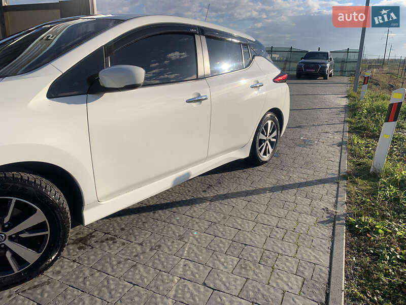 Хетчбек Nissan Leaf 2018 в Львові