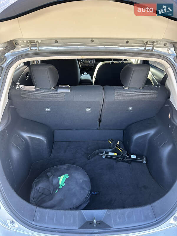 Хетчбек Nissan Leaf 2015 в Чернівцях фото 14 Хетчбек Nissan Leaf 2015 в Чернівцях