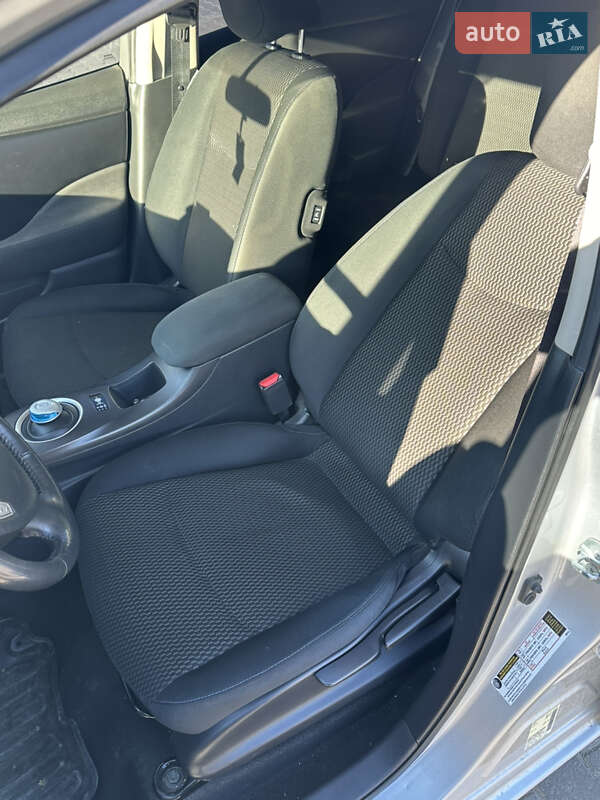 Хетчбек Nissan Leaf 2015 в Чернівцях фото 12 Хетчбек Nissan Leaf 2015 в Чернівцях