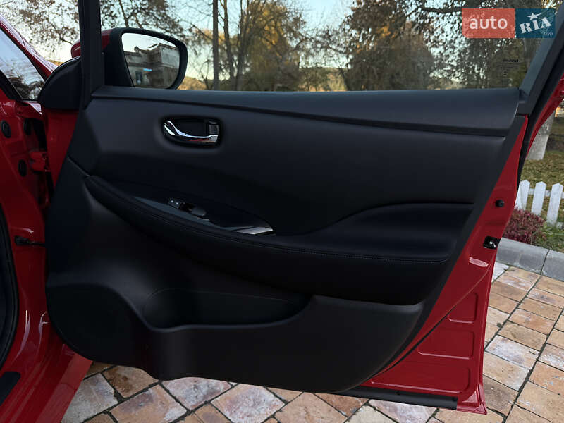Хэтчбек Nissan Leaf 2020 в Тернополе фото 25 Хэтчбек Nissan Leaf 2020 в Тернополе