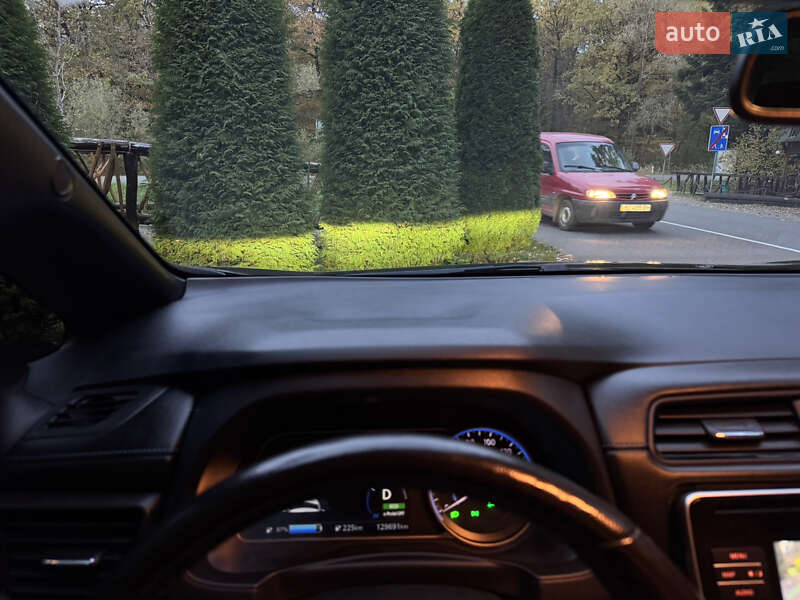 Хэтчбек Nissan Leaf 2018 в Дрогобыче