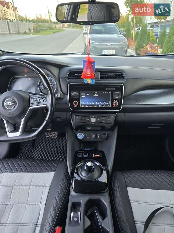 Хэтчбек Nissan Leaf 2018 в Трускавце