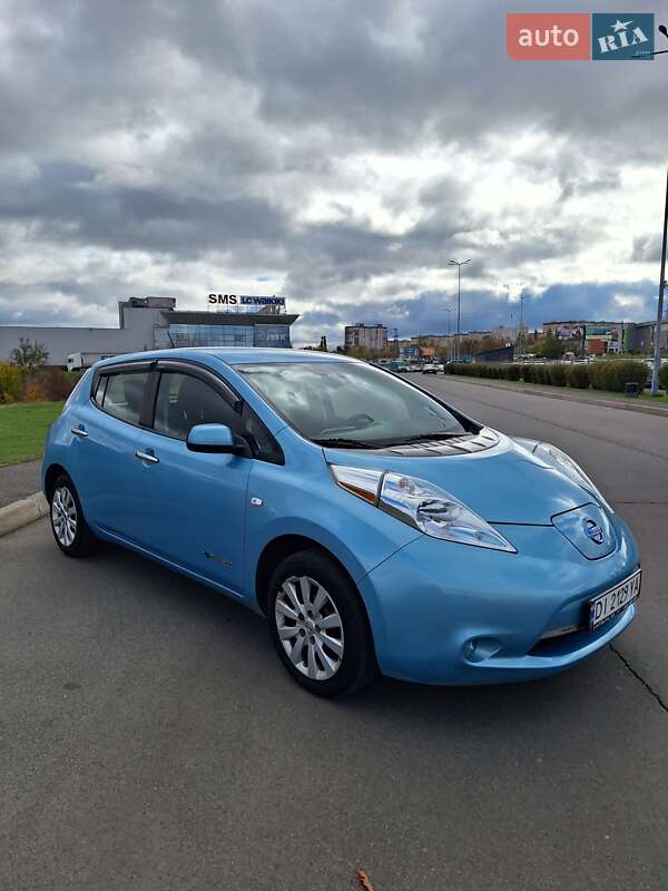 Хэтчбек Nissan Leaf 2015 в Кривом Роге
