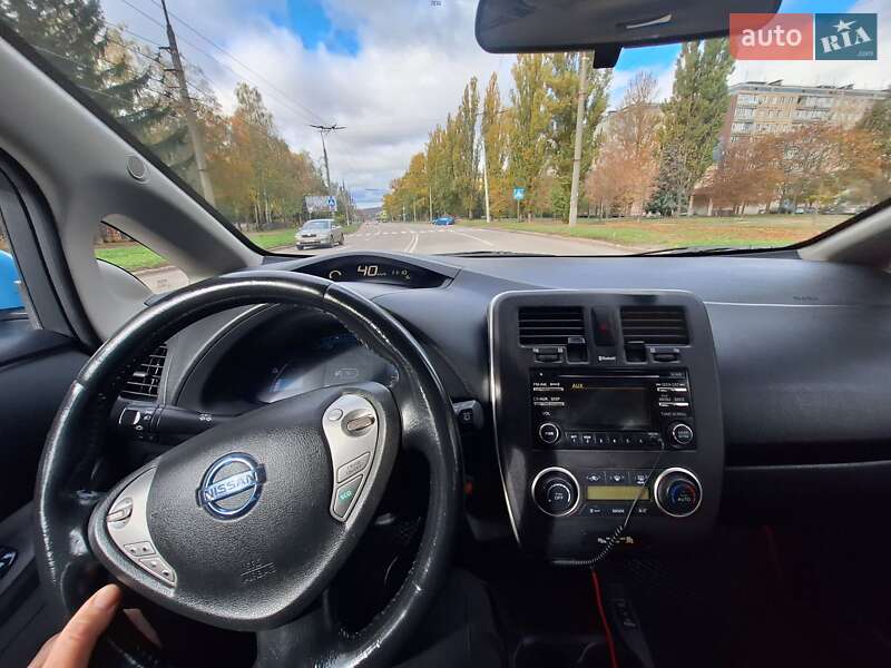 Хэтчбек Nissan Leaf 2015 в Кривом Роге