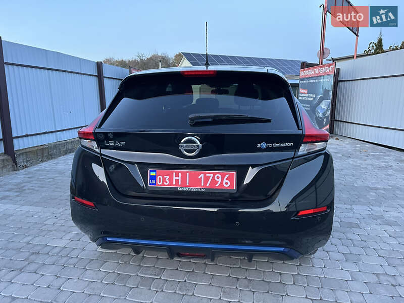Хэтчбек Nissan Leaf 2018 в Сокале