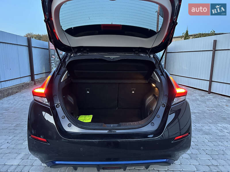 Хэтчбек Nissan Leaf 2018 в Сокале