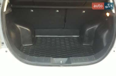 Хэтчбек Nissan Leaf 2013 в 