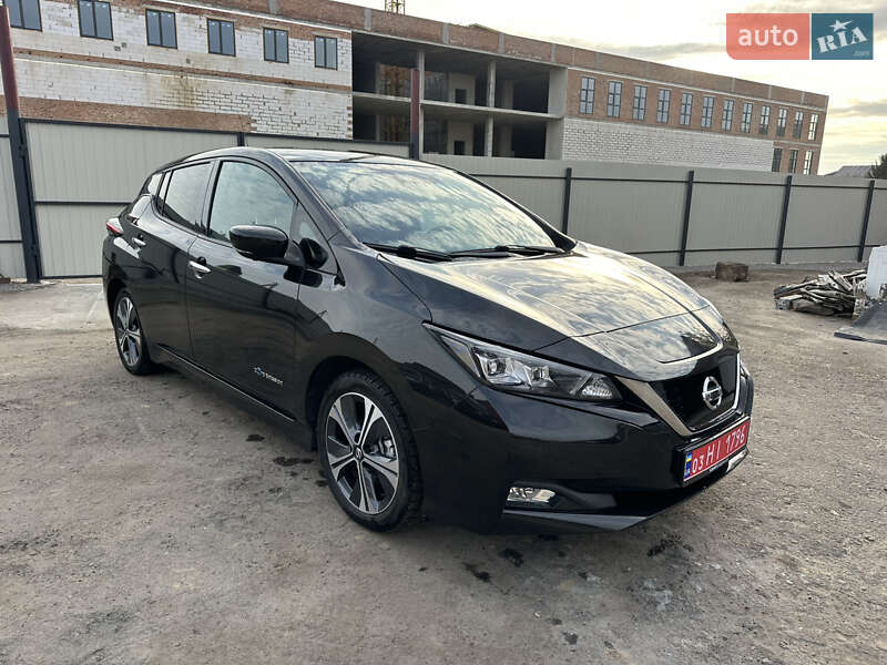 Хэтчбек Nissan Leaf 2018 в Сокале