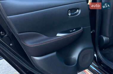 Хэтчбек Nissan Leaf 2018 в 