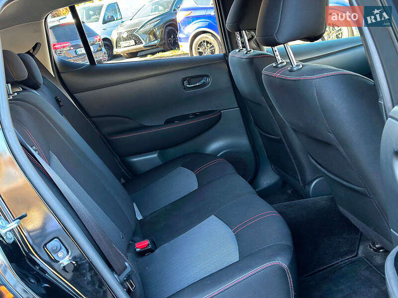 Хетчбек Nissan Leaf 2018 в Вінниці