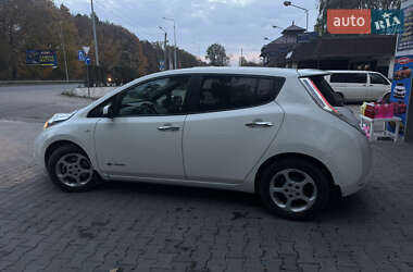 Хэтчбек Nissan Leaf 2016 в 