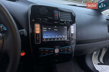 Хэтчбек Nissan Leaf 2016 в 