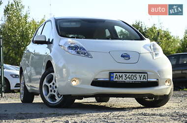 Хэтчбек Nissan Leaf 2011 в 