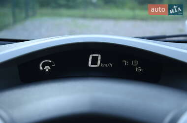 Хэтчбек Nissan Leaf 2011 в 