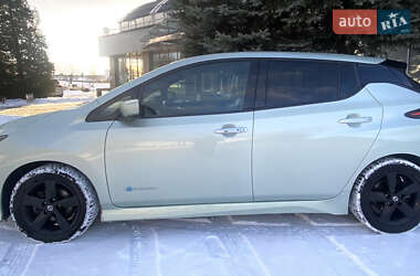 Хэтчбек Nissan Leaf 2018 в 