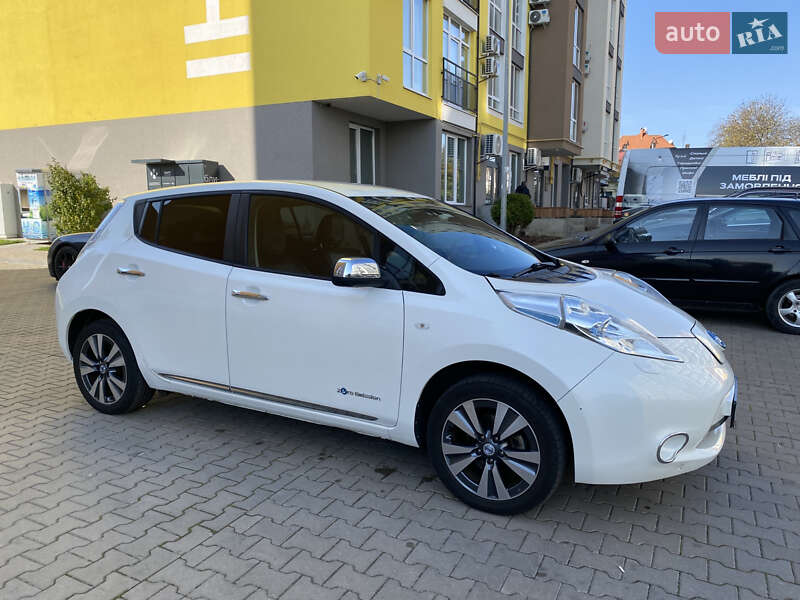 Хэтчбек Nissan Leaf 2014 в Черновцах