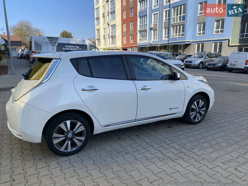 Хэтчбек Nissan Leaf 2014 в Черновцах