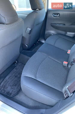 Хетчбек Nissan Leaf 2015 в  фото 10 Хетчбек Nissan Leaf 2015 в