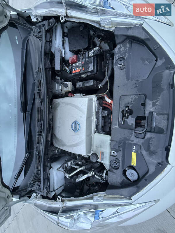 Хэтчбек Nissan Leaf 2014 в Луцке