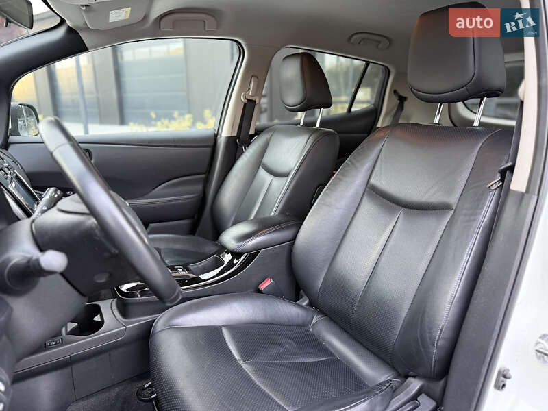 Хэтчбек Nissan Leaf 2014 в Городке фото 8 Хэтчбек Nissan Leaf 2014 в Городке