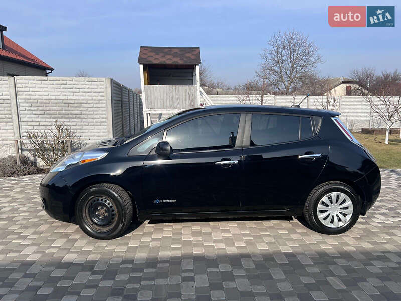 Хетчбек Nissan Leaf 2013 в Чернігові