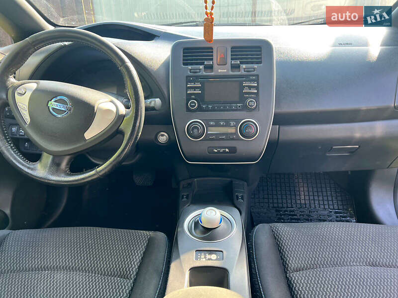Хетчбек Nissan Leaf 2013 в Чернігові