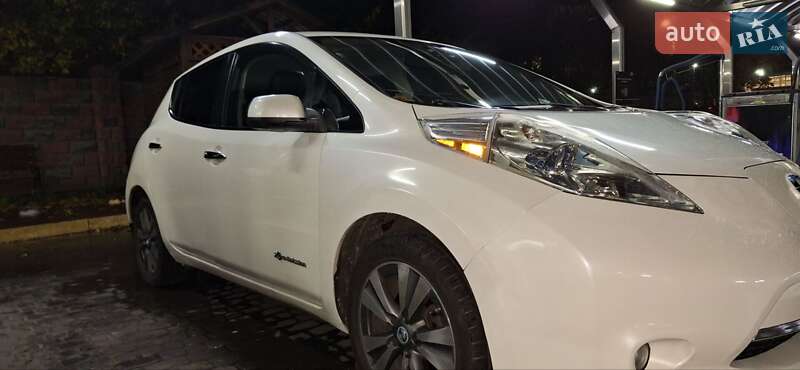 Хэтчбек Nissan Leaf 2013 в Ровно