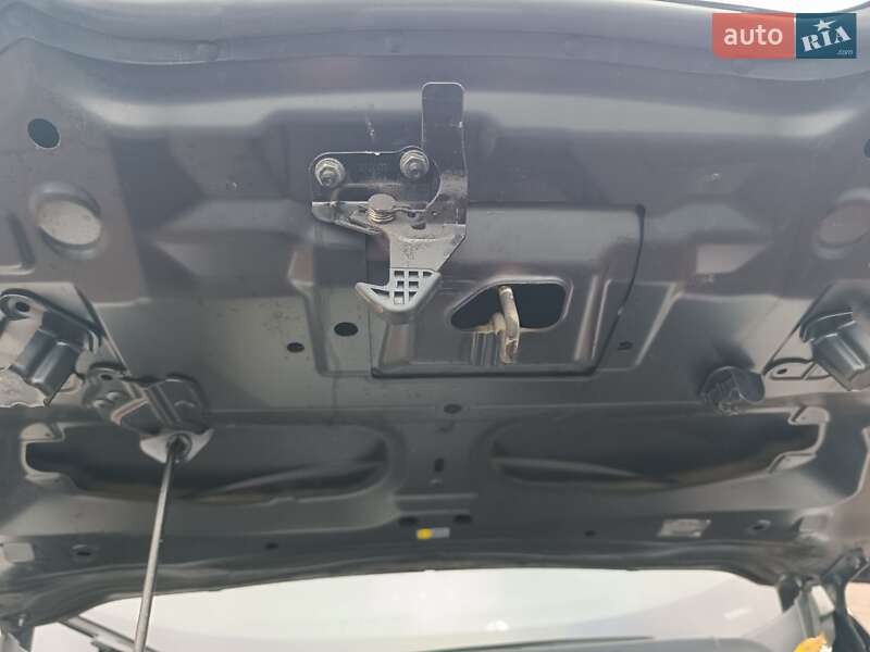 Хэтчбек Nissan Leaf 2015 в Ровно фото 2 Хэтчбек Nissan Leaf 2015 в Ровно