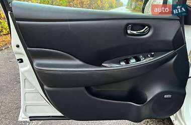 Хэтчбек Nissan Leaf 2013 в Днепре