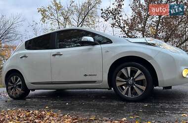 Хэтчбек Nissan Leaf 2013 в Днепре