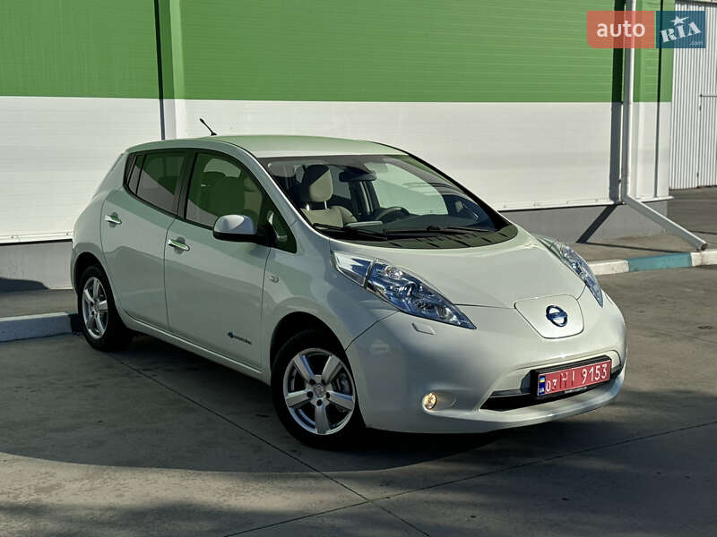 Хэтчбек Nissan Leaf 2012 в Александрие