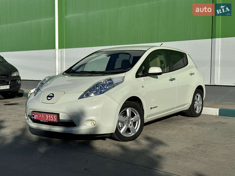 Хэтчбек Nissan Leaf 2012 в Александрие