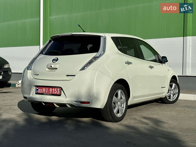 Хэтчбек Nissan Leaf 2012 в Александрие