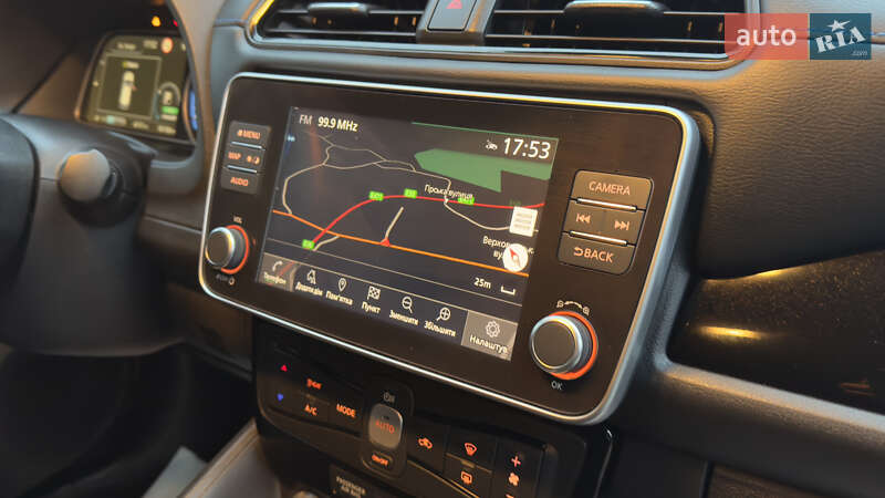 Хэтчбек Nissan Leaf 2023 в Сваляве